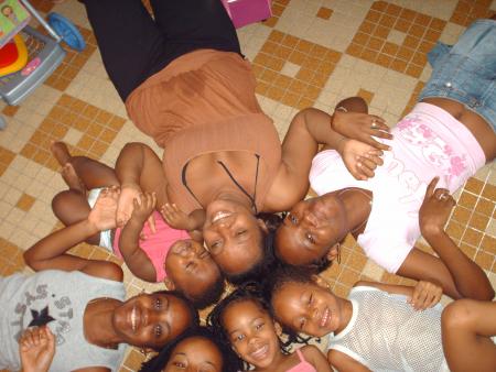 s.S Mes soeurs & mes nièces s.S